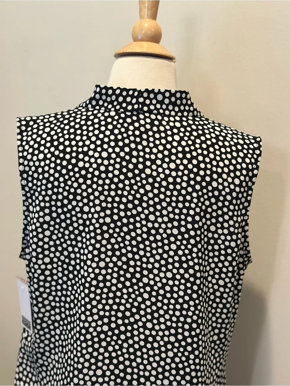 Nordstrom Rack NWT Black White Polka Dot Sleeveless Blouse Size M - Picture 5 of 7